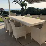 Luxury White Violeta 아파트