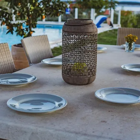 Luxury White Violeta * Mandre