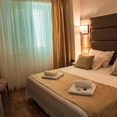 Apartment Luxury White Violeta Mandre