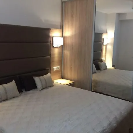 Apartment Luxury White Violeta Mandre
