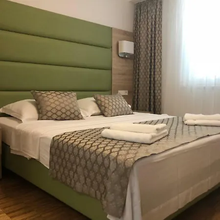 Apartment Luxury White Violeta Mandre