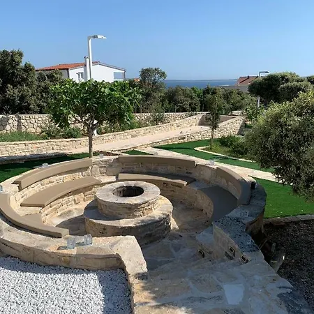 Luxury White Violeta