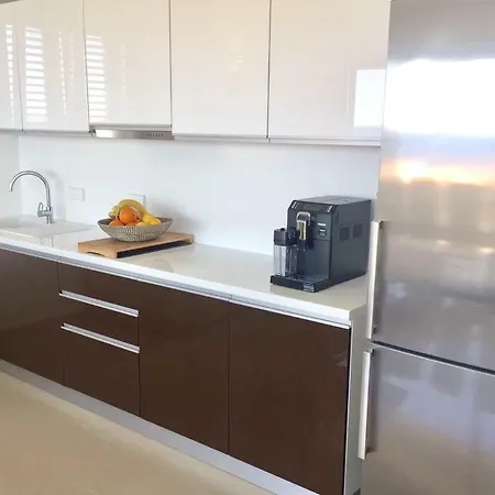 Luxury White Violeta Apartment