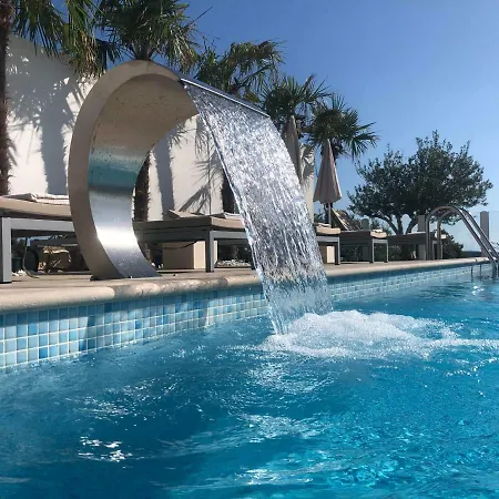 Luxury White Violeta Appartement