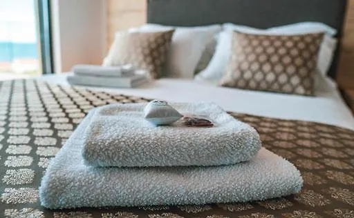 Luxury White Violeta شقة