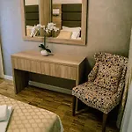 Luxury White Violeta דירה מאנדרה