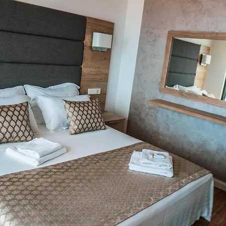 Luxury White Violeta Apartment Mandre