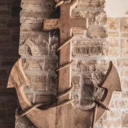 Luxury White Violeta * Мандре