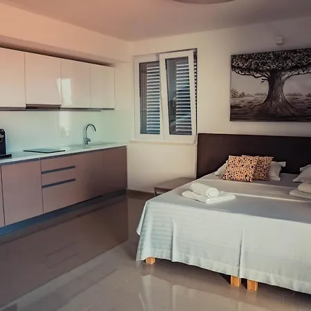 Luxury White Violeta Apartman *