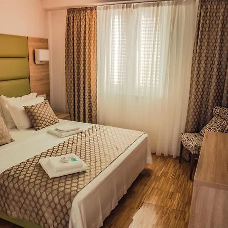 Luxury White Violeta ماندري