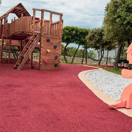 Luxury White Violeta Apartment