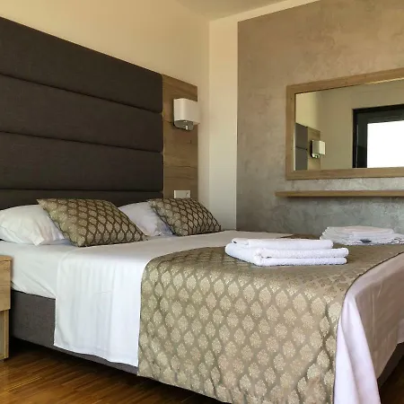 Luxury White Violeta Апартаменты