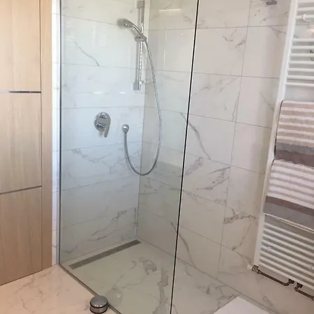 Luxury White Violeta Апартаменты