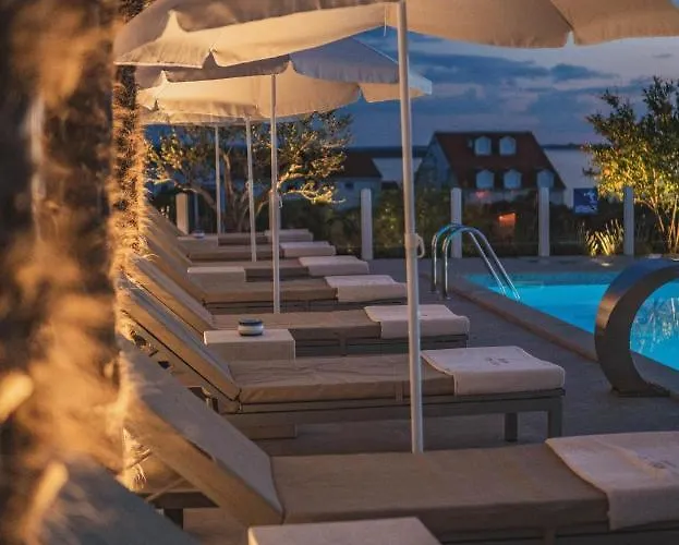 Luxury White Violeta Lejlighed *