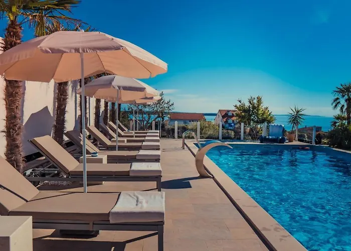 Luxury White Violeta