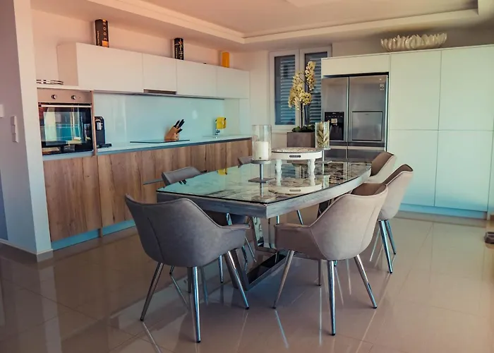 Luxury White Violeta Lejlighed *