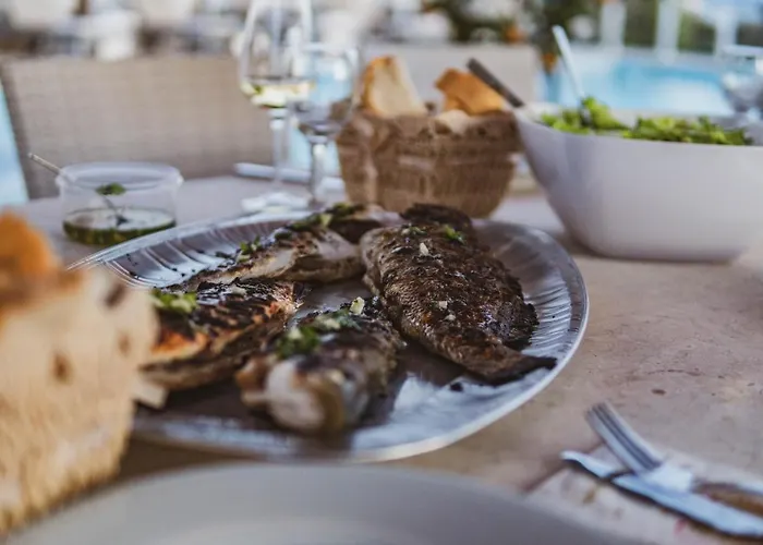 Luxury White Violeta