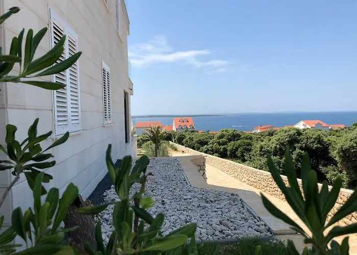 Luxury White Violeta Lejlighed