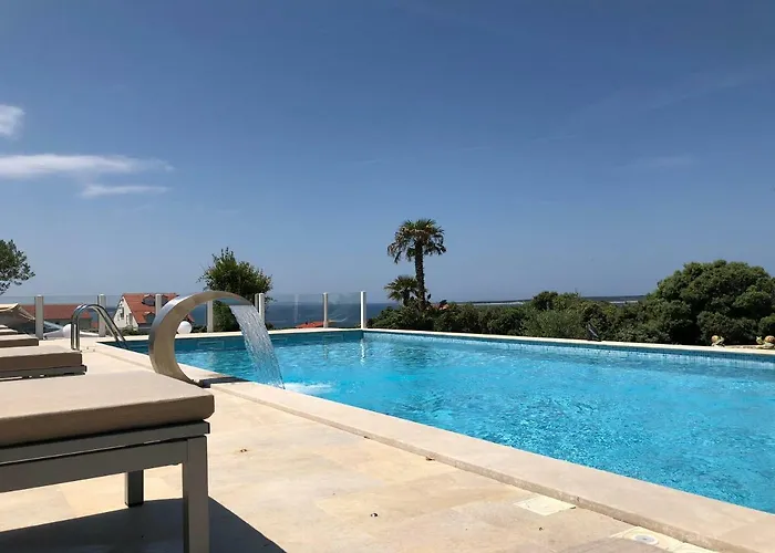 Luxury White Violeta