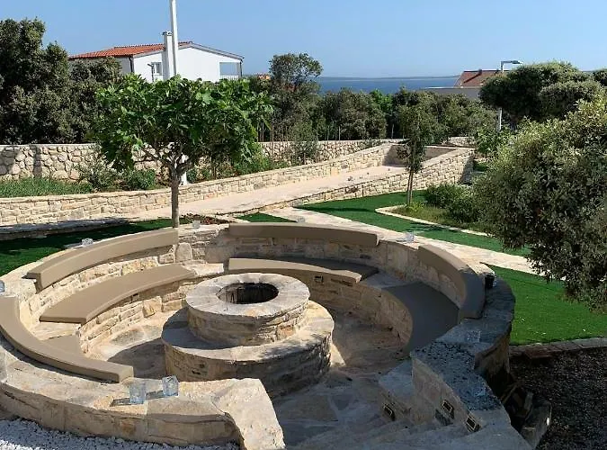 Luxury White Violeta