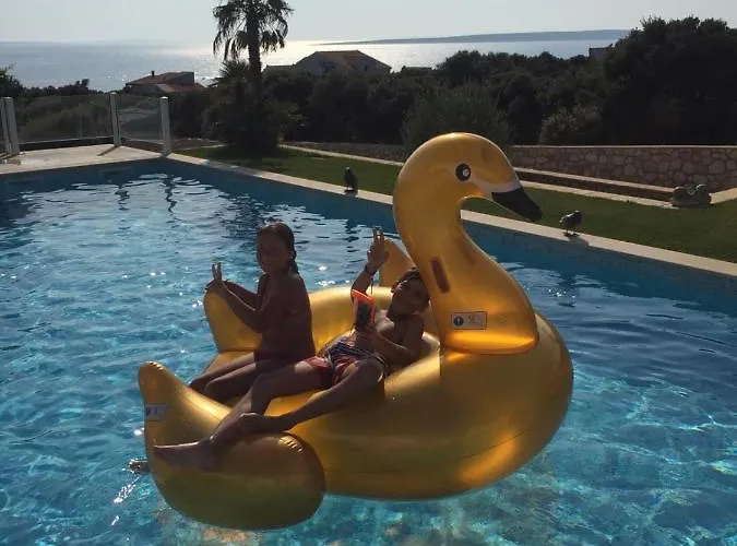 Luxury White Violeta Lejlighed